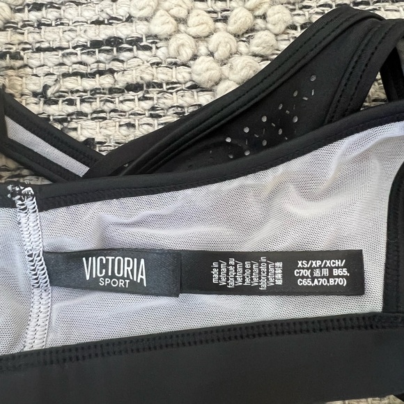 NWOT Victoria’s Secret Sport Black Sports Bra. Size XS (Extra Small). - Picture 5 of 6